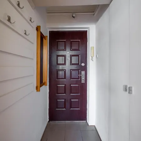 Saska Kepa Standard Apartament